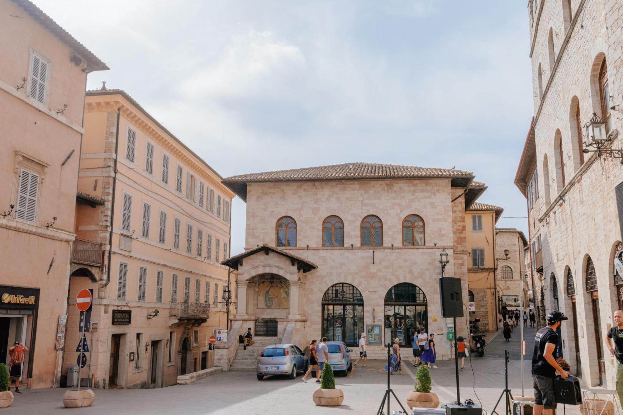 Suite Comunicanti, Tra Antico E Moderno Assisi Dış mekan fotoğraf